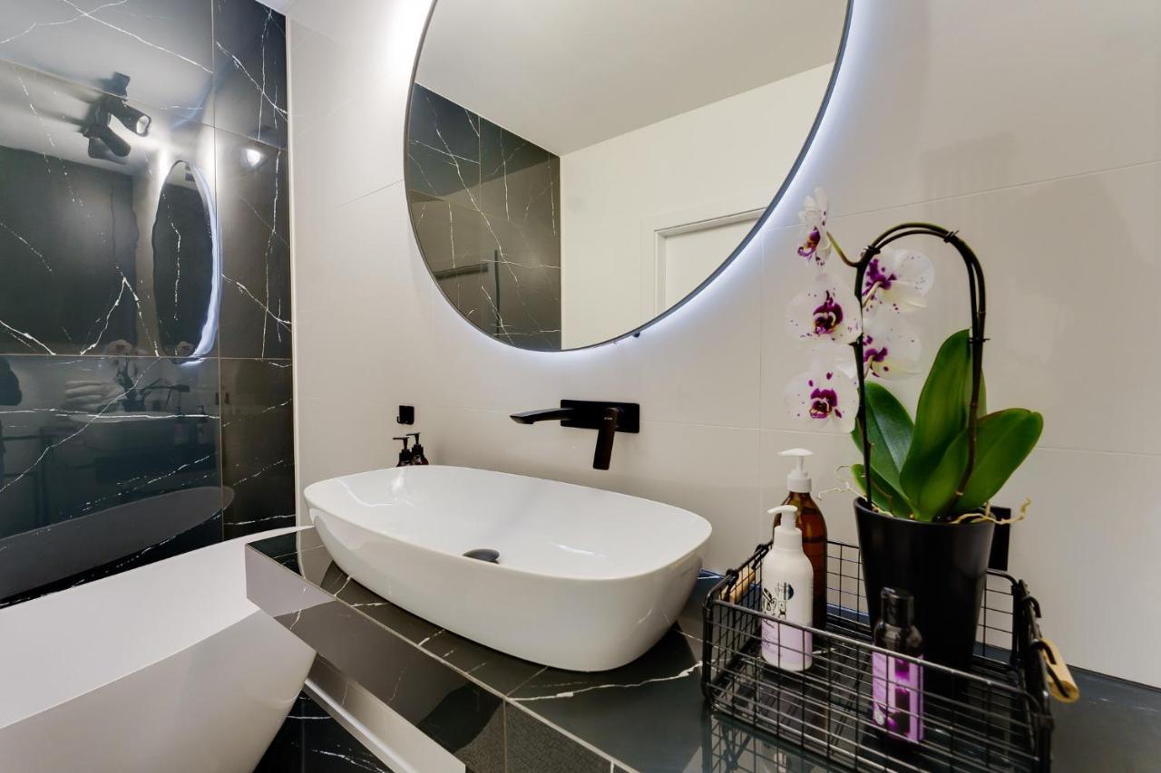 Apartament Deluxe Black Orchid Baltic Concept Dzwirzyno Exterior photo