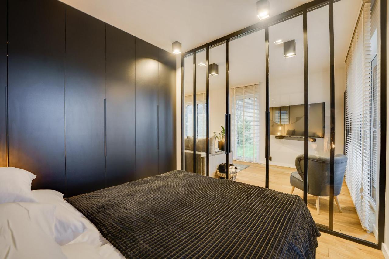 Apartament Deluxe Black Orchid Baltic Concept Dzwirzyno Exterior photo